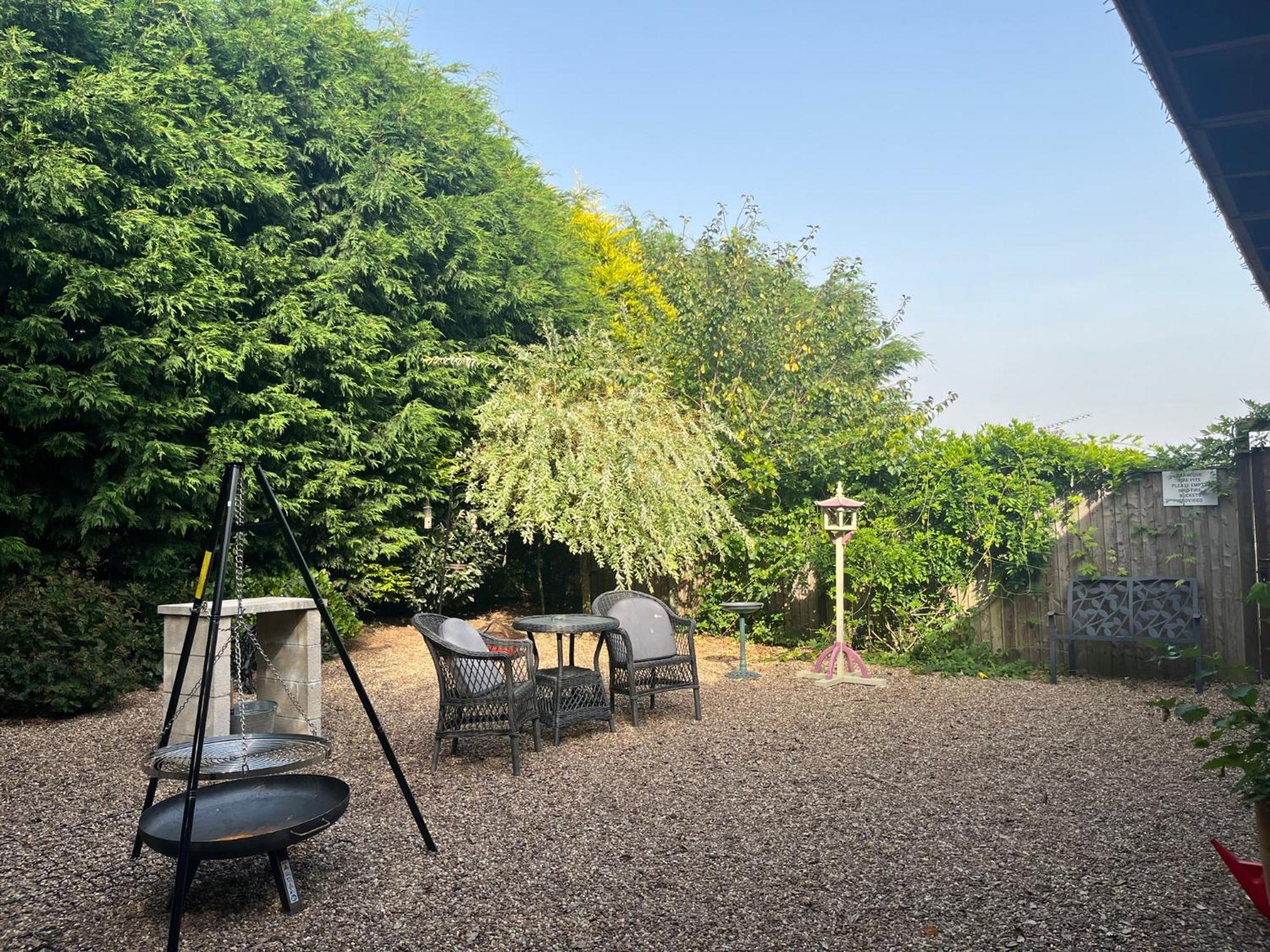 Fairview Farm Holiday Accommodation 14 Luxury Lodges, Cabins, Dog Friendly, Suitable For Couples, Families And Groups, Wedding Guests , Corporate Events, Sleeps 2-65 Guests In Ravenshead, Nottingham Near Sherwood Forest, Set In 88 Acres מראה חיצוני תמונה