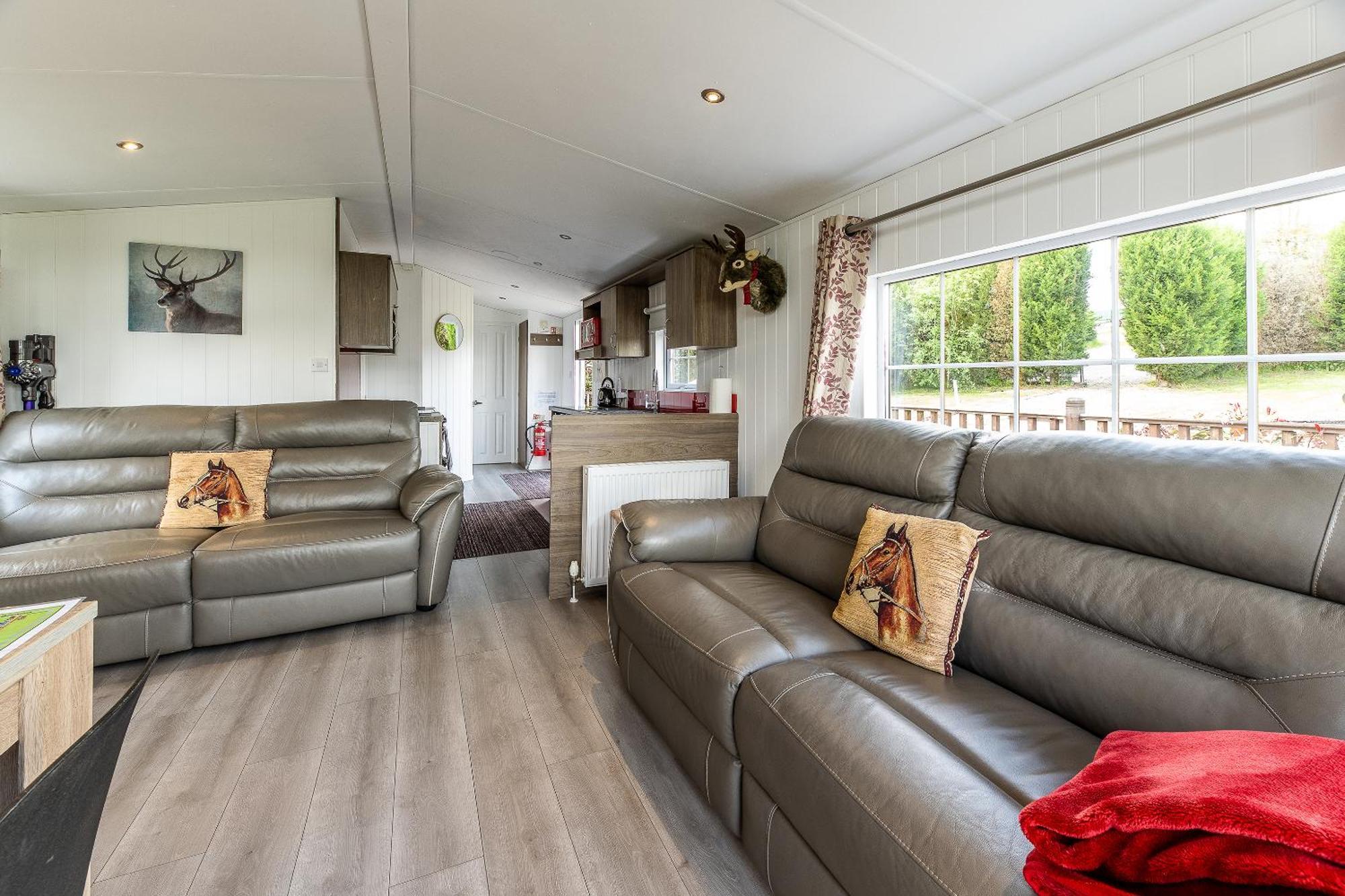 Fairview Farm Holiday Accommodation 14 Luxury Lodges, Cabins, Dog Friendly, Suitable For Couples, Families And Groups, Wedding Guests , Corporate Events, Sleeps 2-65 Guests In Ravenshead, Nottingham Near Sherwood Forest, Set In 88 Acres מראה חיצוני תמונה