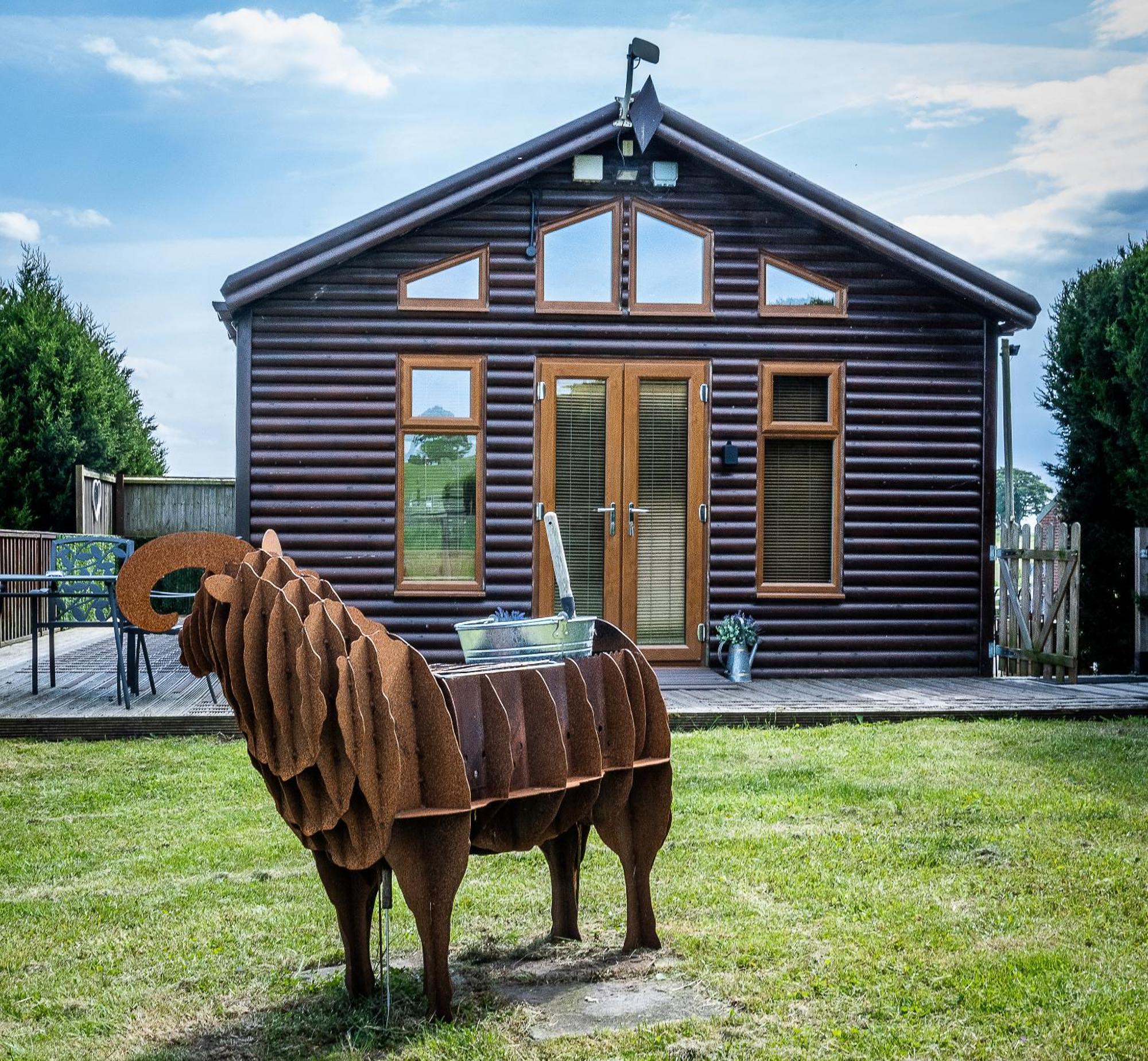 Fairview Farm Holiday Accommodation 14 Luxury Lodges, Cabins, Dog Friendly, Suitable For Couples, Families And Groups, Wedding Guests , Corporate Events, Sleeps 2-65 Guests In Ravenshead, Nottingham Near Sherwood Forest, Set In 88 Acres מראה חיצוני תמונה
